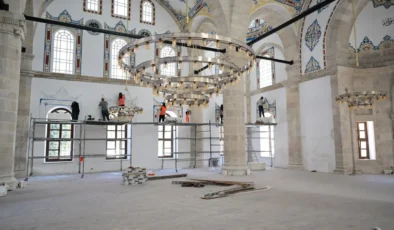 6 Şubat depremlerinde ağır hasar gören Yeni Cami eylülde açılacak