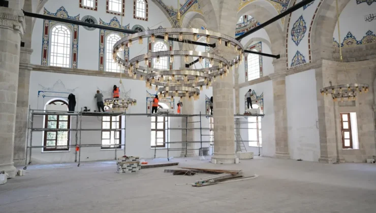 6 Şubat depremlerinde ağır hasar gören Yeni Cami eylülde açılacak